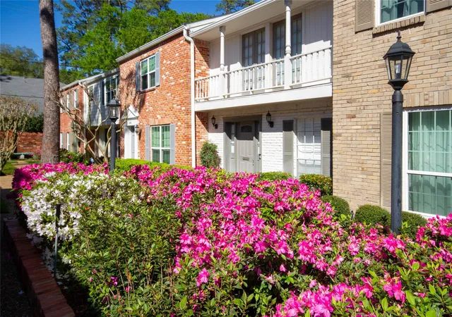 Photo 4 of Sale Pending at 12641 Huntingwick Dr #175, Houston, TX 77024 | MLS# 39400605 | Listing updated on 2026-09-15