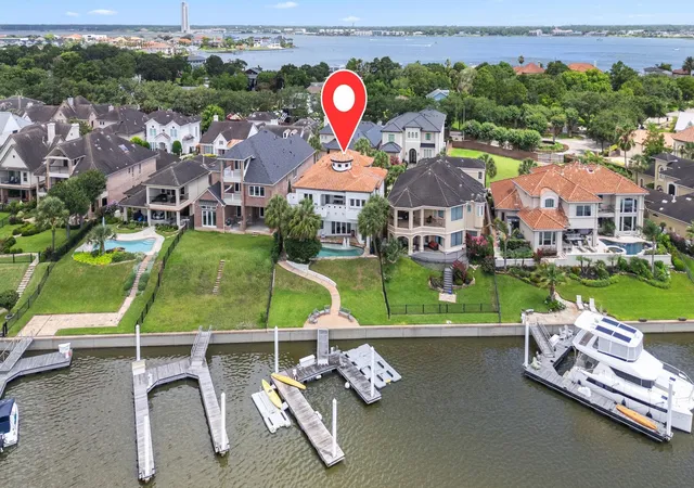 1st image of 721 Harborside Wy, Kemah, TX 77565 | MLS# 69086589