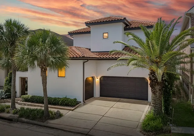 2nd image of 721 Harborside Wy, Kemah, TX 77565 | MLS# 69086589