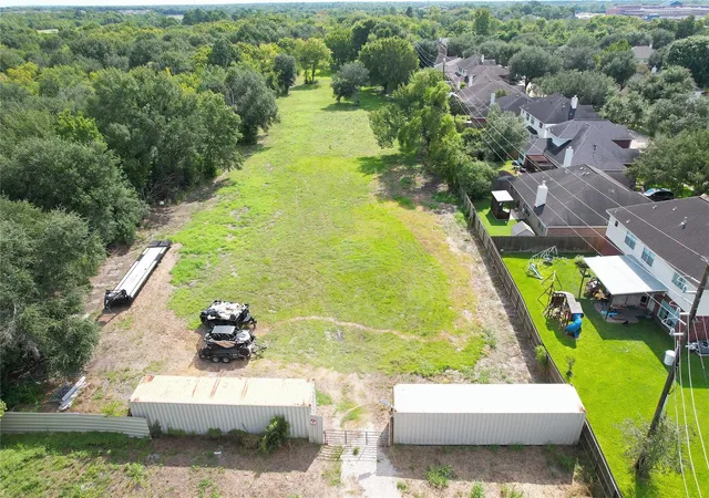 2nd image of 3733 Soho Dr, Pearland, TX 77584 | MLS# 98306268