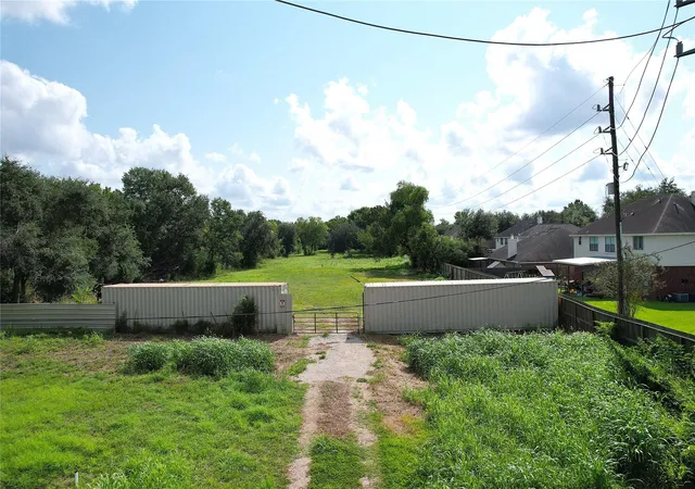 8th image of 3733 Soho Dr, Pearland, TX 77584 | MLS# 98306268