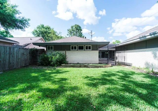 25th image of 5503 Yarwell Dr, Houston, TX 77096 | MLS# 24887977