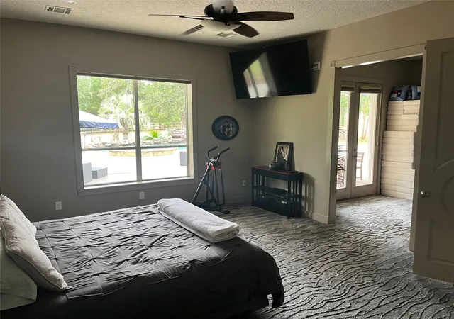 Photo 4 of Single family home for sale at 15453 Crown Oaks Dr, Montgomery, TX 77316 | MLS# 5818189 | Listing updated on 2026-05-14