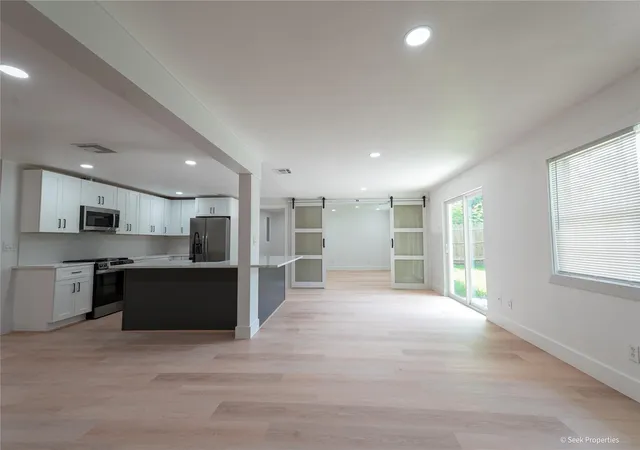 4th image of 7942 Hammerly Blvd, Houston, TX 77055 | MLS# 46692356