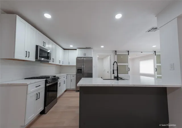 5th image of 7942 Hammerly Blvd, Houston, TX 77055 | MLS# 46692356