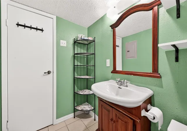 32nd image of 10855 Meadowglen Ln #722, Houston, TX 77042 | MLS# 10957691