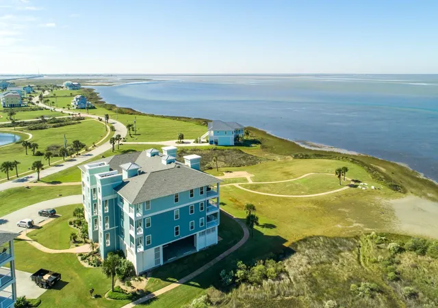 Listing Photo 4 - Condo for sale in building located at 26570 Bay Water Dr, Galveston, TX 77554 - Unit #302