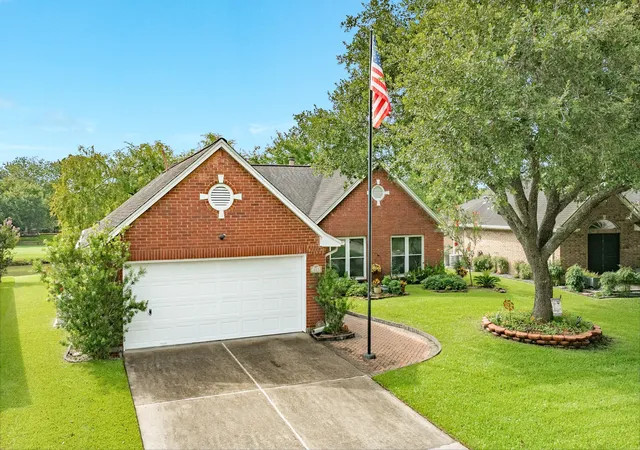 1st image of 803 W Peach Hollow Cir, Pearland, TX 77584 | MLS# 31317708