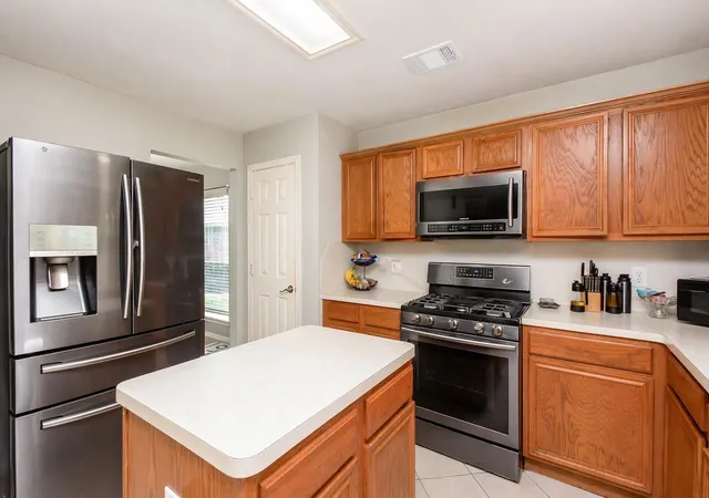 Photo 2 of Sale Pending at 7043 Madison Trl, Houston, TX 77084 | MLS# 36533598 | Listing updated on 2026-09-01