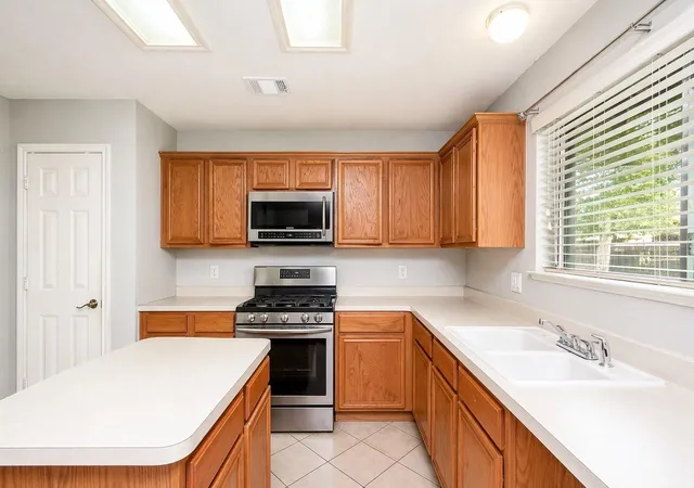 Photo 3 of Sale Pending at 7043 Madison Trl, Houston, TX 77084 | MLS# 36533598 | Listing updated on 2026-09-01