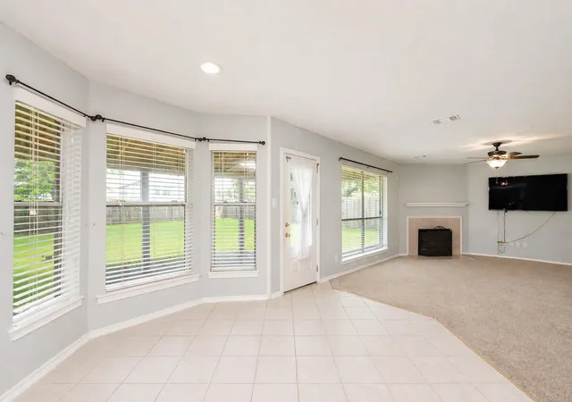 Photo 4 of Sale Pending at 7043 Madison Trl, Houston, TX 77084 | MLS# 36533598 | Listing updated on 2026-09-01