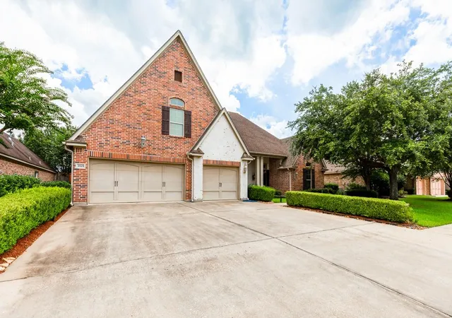 2nd image of 3525 Caffin Dr, Beaumont, TX 77706 | MLS# 3077933
