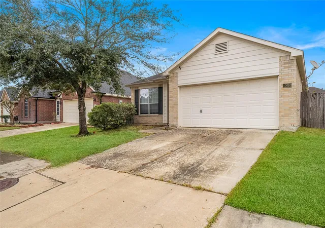 Photo 1 of Single family home for sale at 10010 Deer Trak Ct, Houston, TX 77064 | MLS# 2964415 | Listing updated on 2026-09-02