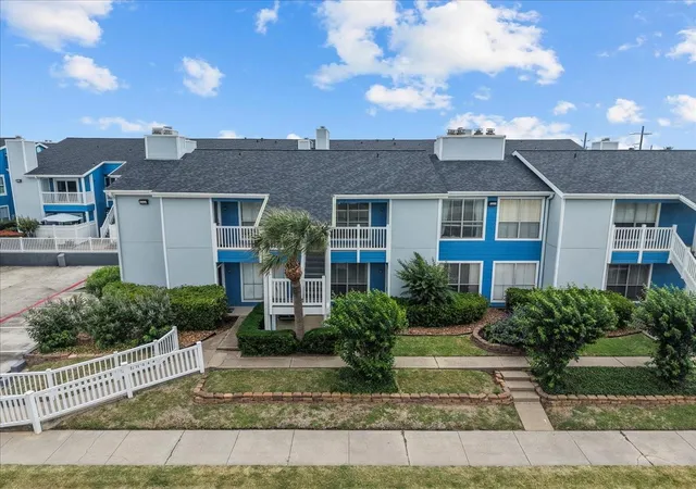 Homes for sale in Galveston, TX | 3506 Cove View Blvd #303, Galveston, TX 77554 | MLS# 68307156