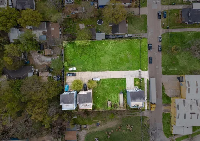 1st image of 0 Eichwurzel Lot 7 Ln, Houston, TX 77009 | MLS# 33317475