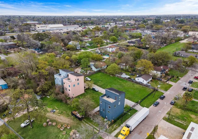 2nd image of 0 Eichwurzel Lot 7 Ln, Houston, TX 77009 | MLS# 33317475