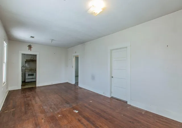 Photo 4 of Sale Pending at 4314 Ave Q 1/2, Galveston, TX 77550 | MLS# 54467989 | Listing updated on 2026-09-05