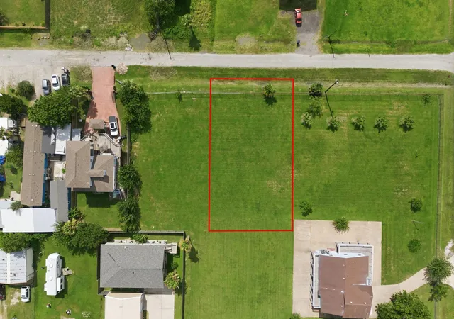 1st image of 0 21st Street, Dickinson, TX 77539 | MLS# 68702697