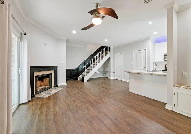 3rd image of 7575 Cambridge St #301, Houston, TX 77054 | MLS# 71488278