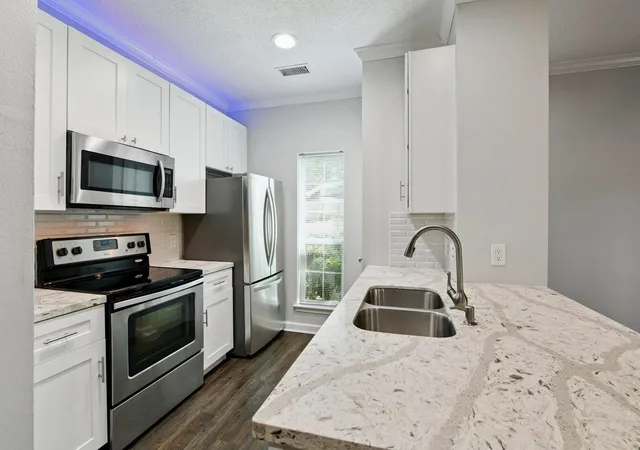 5th image of 7575 Cambridge St #301, Houston, TX 77054 | MLS# 71488278