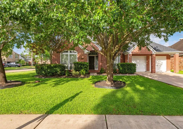 1st image of 101 Arbor Springs Ln, Dickinson, TX 77539 | MLS# 97445196