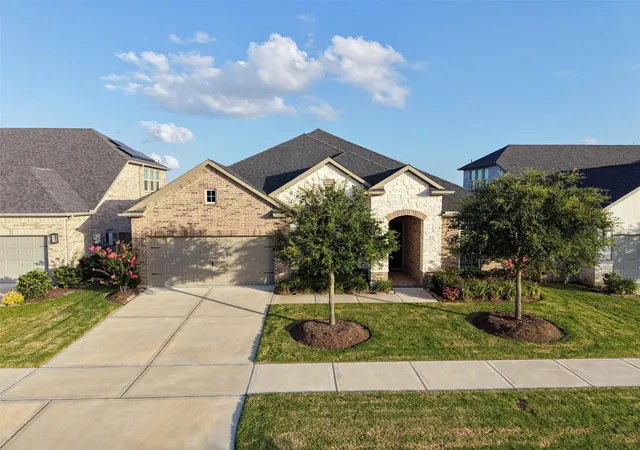 3rd image of 28913 Autumn Shore Dr, Fulshear, TX 77441 | MLS# 39242485