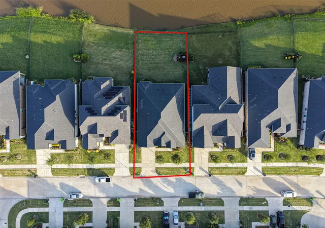 4th image of 28913 Autumn Shore Dr, Fulshear, TX 77441 | MLS# 39242485
