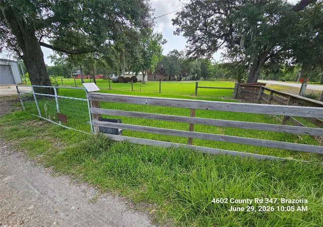 Photo 3 of Sale Pending at 4602 County Rd 347, Brazoria, TX 77422 | MLS# 5154159 | Listing updated on 2026-08-28