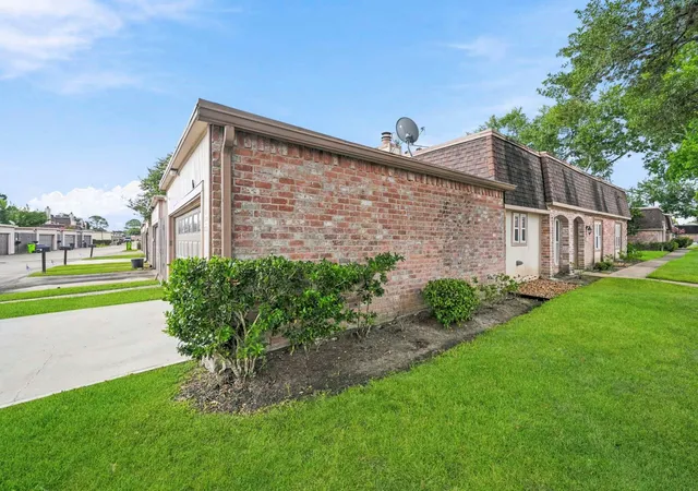 2nd image of 2931 Camelot Ln, Missouri City, TX 77459 | MLS# 4838628