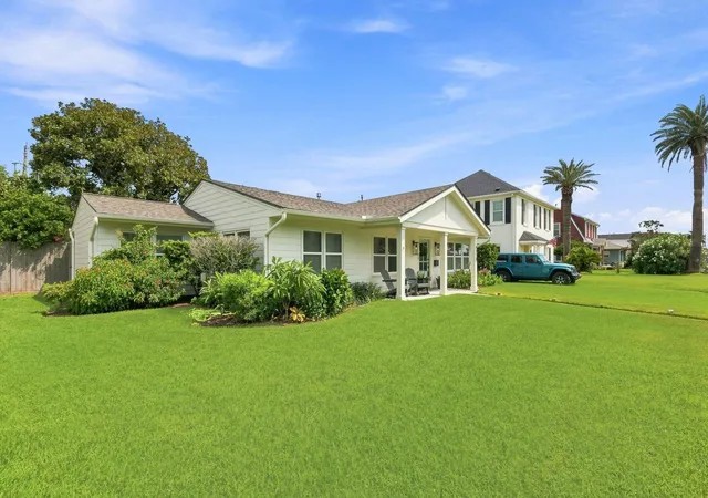 Photo 2 of Sale Pending at 4320 Sherman Blvd, Galveston, TX 77550 | MLS# 60069727 | Listing updated on 2026-09-12