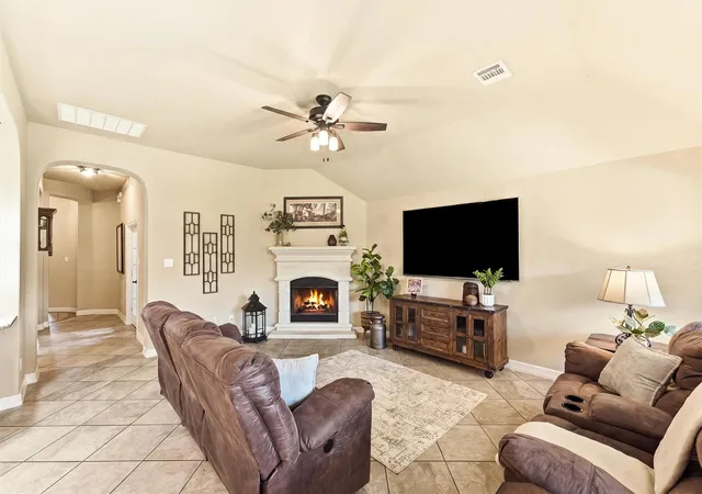 3rd image of 16707 Lavon Lake Ln, Houston, TX 77044 | MLS# 85267839