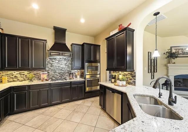 4th image of 16707 Lavon Lake Ln, Houston, TX 77044 | MLS# 85267839