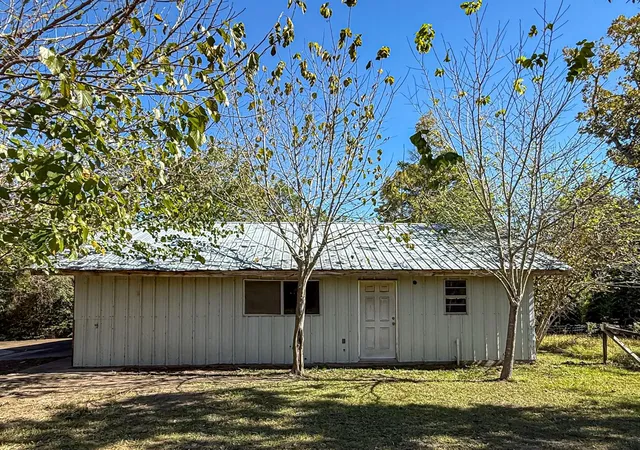 1st image of 142 W Hickory Cvs, Onalaska, TX 77360 | MLS# 9653286