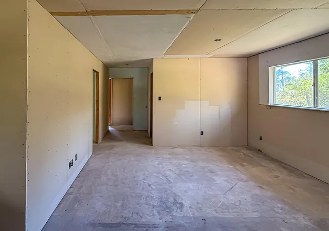 5th image of 142 W Hickory Cvs, Onalaska, TX 77360 | MLS# 9653286