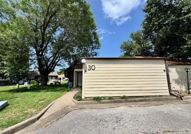 Photo 32 of Townhouse for sale at 30 Driving Range Ln #TH30, Trinity, TX 75862 | MLS# 19628255 | Listing updated on 2026-08-27