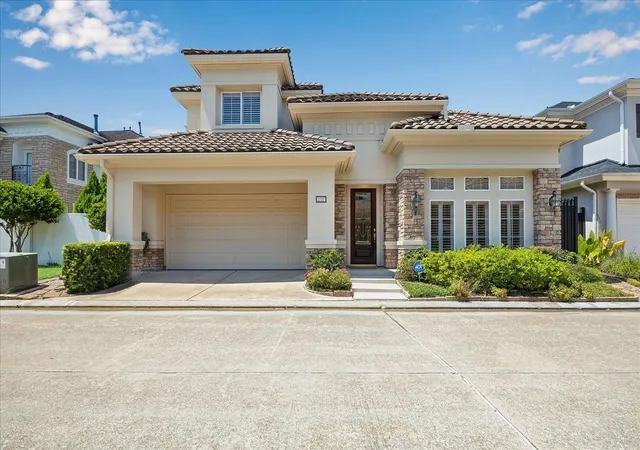 Photo 1 of Single family home for sale at 2727 Tudor Manor, Houston, TX 77082 | MLS# 46055947 | Listing updated on 2026-09-12