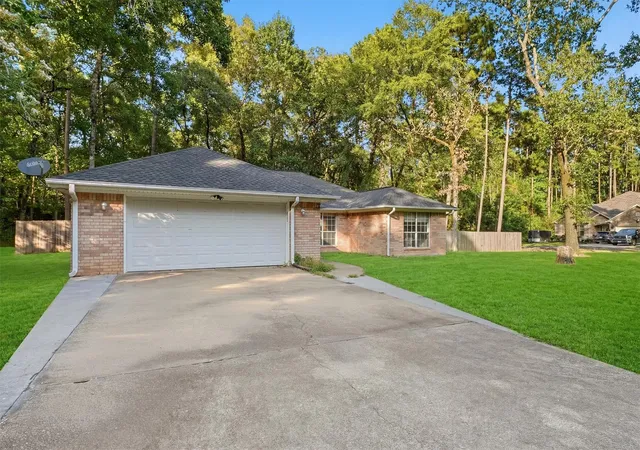 Photo 2 of Single family home for sale at 6 Lost Forest, Trinity, TX 75862 | MLS# 62977324 | Listing updated on 2026-09-14