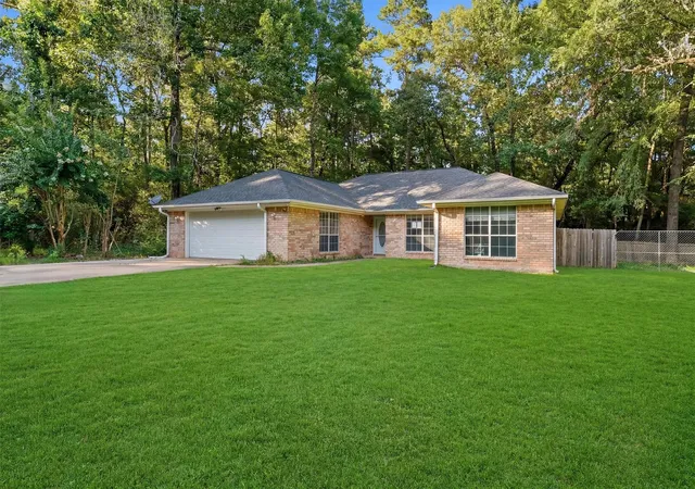 Photo 3 of Single family home for sale at 6 Lost Forest, Trinity, TX 75862 | MLS# 62977324 | Listing updated on 2026-09-15