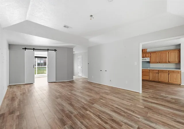 Photo 4 of Single family home for sale at 6 Lost Forest, Trinity, TX 75862 | MLS# 62977324 | Listing updated on 2026-09-15