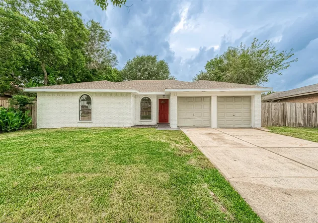 Photo 2 of Single family home for sale at 3814 Maplewood Dr, La Porte, TX 77571 | MLS# 30915875 | Listing updated on 2026-09-15