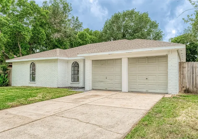 Photo 4 of Single family home for sale at 3814 Maplewood Dr, La Porte, TX 77571 | MLS# 30915875 | Listing updated on 2026-09-15