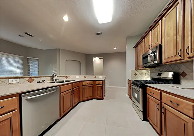 Photo 3 of Single family home for sale at 18407 Bluewater Cvs Dr, Humble, TX 77346 | MLS# 37463882 | Listing updated on 2026-09-05