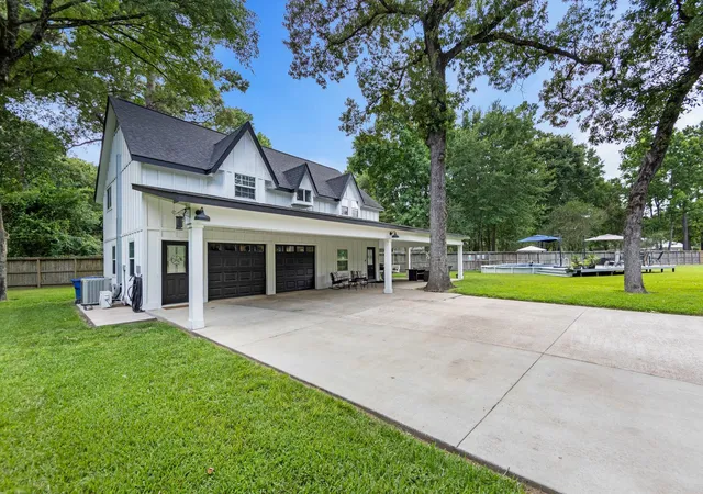 4th image of 819 Sentinel Oaks, Pinehurst, TX 77362 | MLS# 13261777