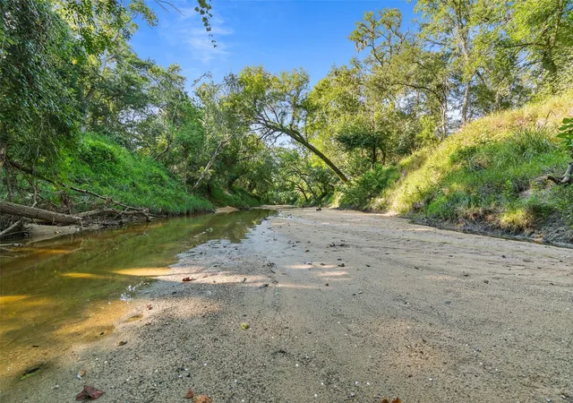 1st image of 7462 County Road 284, Edna, TX 77957 | MLS# 75238145