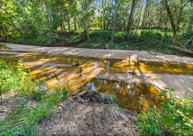4th image of 7462 County Road 284, Edna, TX 77957 | MLS# 75238145