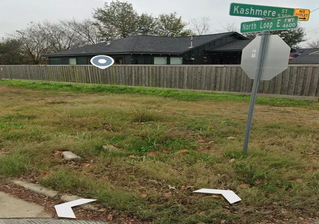 2nd image of 4608 N Loop East E, Houston, TX 77026 | MLS# 45471234