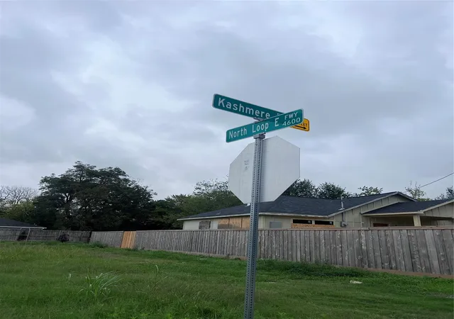 4th image of 4608 N Loop East E, Houston, TX 77026 | MLS# 45471234