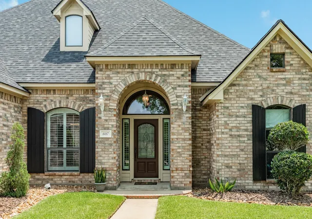 4th image of 607 Walnut St, Lake Jackson, TX 77566 | MLS# 20037935