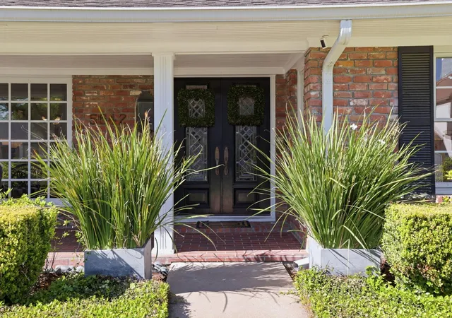 3rd image of 5642 Ella Lee Ln, Houston, TX 77056 | MLS# 60924863