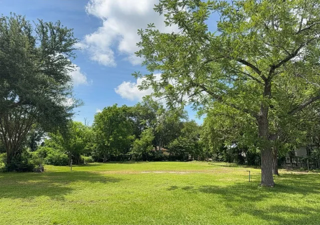 Homes for sale in La Marque, TX | 1819 Neuman St, La Marque, TX 77568 | MLS# 18171574